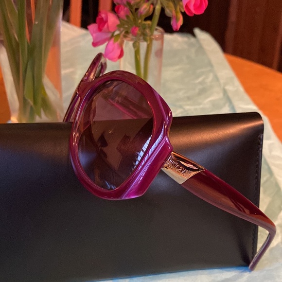 Just Cavalli Gorgeous Shiny DarkRed LogoFramesGraduatedDarkRedLenses Sunglasses - Picture 13 of 15